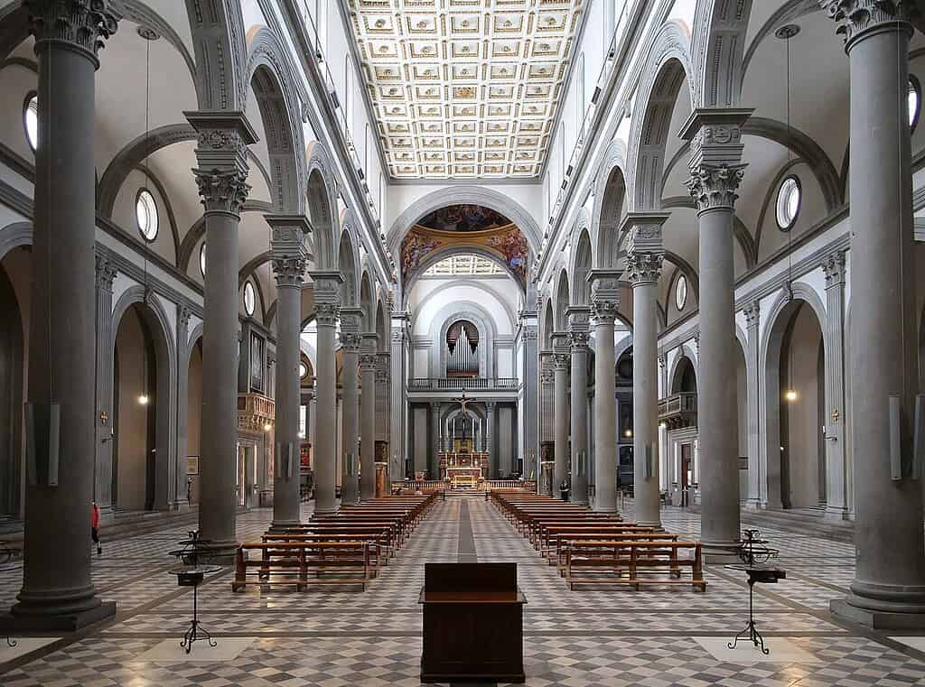 Nave of the basilica of San Lorenzo