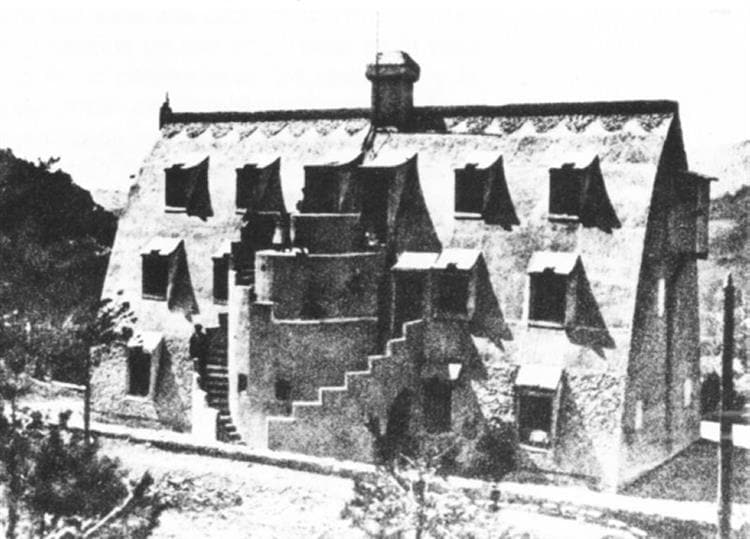 The Early Life of Antoni Gaud\u00ed